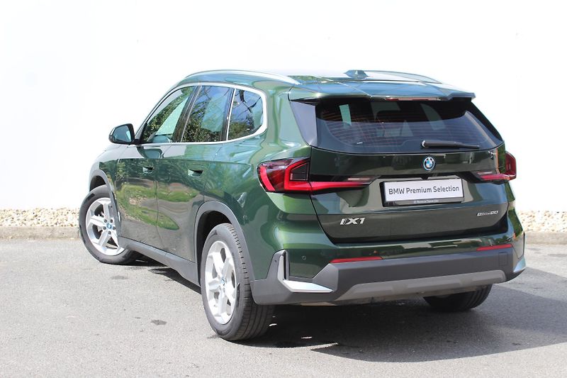 BMW iX1 eDrive20 - fotka 8 z 24