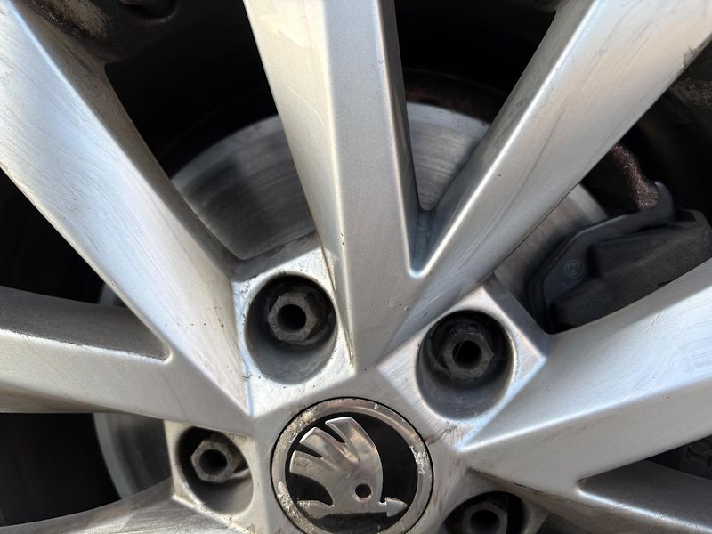 Škoda Octavia 1.6TDi,2xALU,2.maj,CZ,STK-2028 - fotka 17 z 22