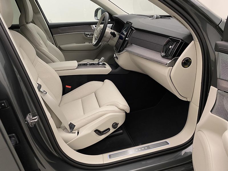 Volvo XC90 (2026) B5 AWD AUT BRIGHT PLUS 7míst - fotka 24 z 68