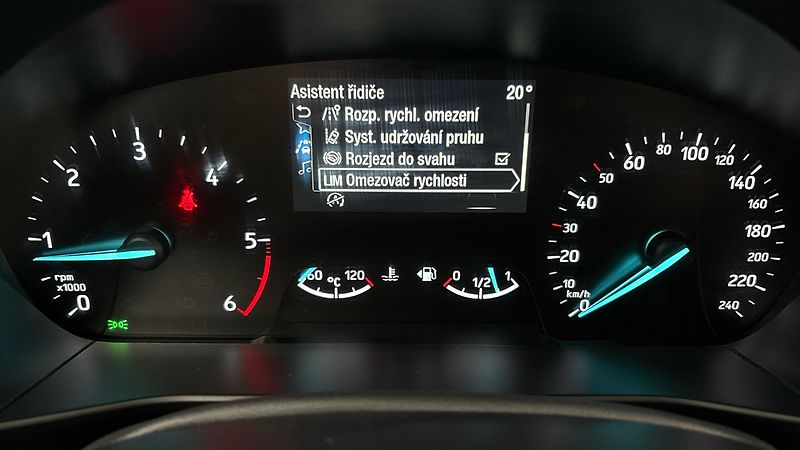 Ford Focus 1.5 Ecoblue Trend Edition Komb - fotka 23 z 23