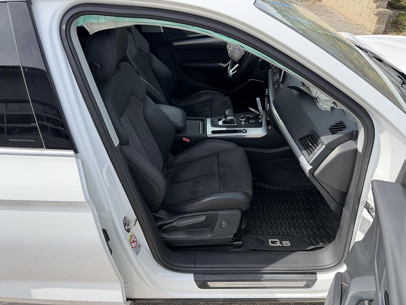 Audi Q5 40TDi QUATTRO SPORT závěs nav  - fotka 16 z 19