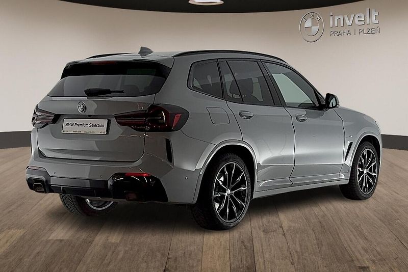 BMW X3 xDrive30d - fotka 3 z 25
