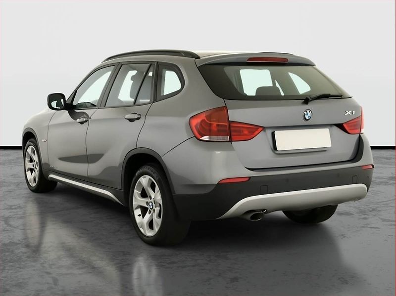 BMW X1 (2011) xDrive20d, 4X4, Xenony - fotka 4 z 16
