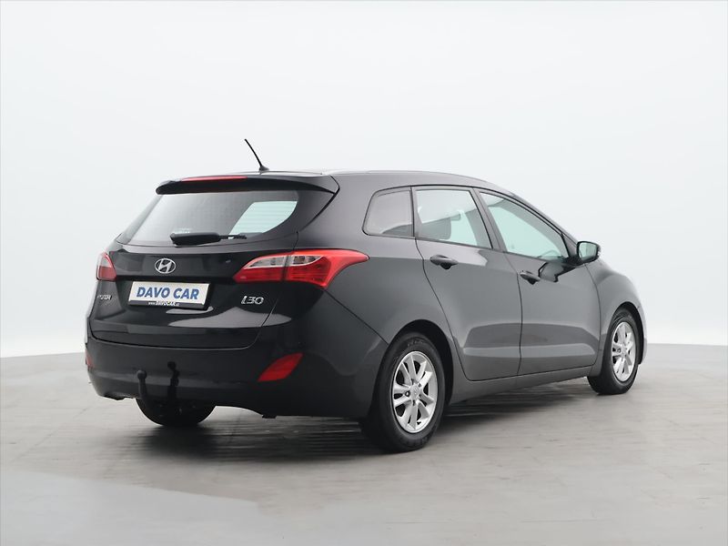 Hyundai i30 1,6 CRDi 81kW Trikolor - fotka 7 z 28