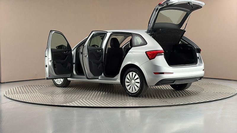 Škoda Scala 1.0 TSI Ambition - fotka 7 z 23