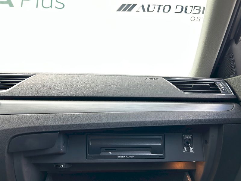 Škoda Superb (2018) 1.5 TSI 110kW ACT DSG Style+ - fotka 22 z 35