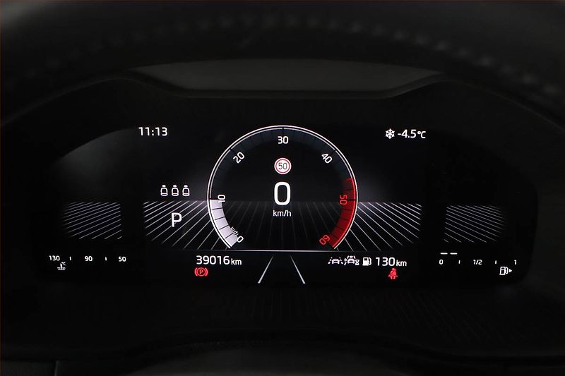 Škoda Karoq (2024) Fresh 2.0 TDI - fotka 8 z 18