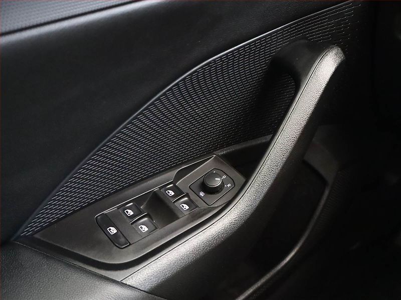 Škoda Octavia (2021) Ambition 1.0 TSI, ČR,1.maj - fotka 13 z 13