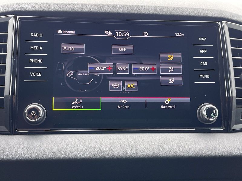 Škoda Karoq (2026) 1.5 TSI 110 kW DSG SportLine - fotka 21 z 35
