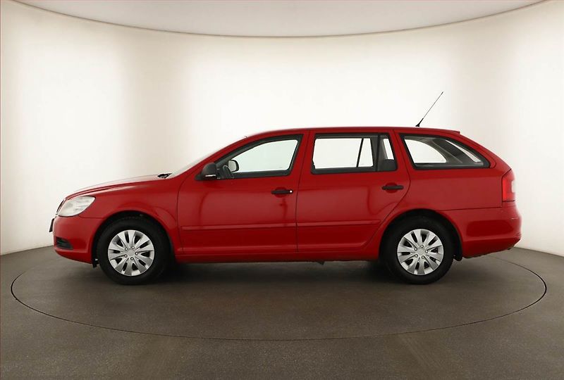 Škoda Octavia (2009) 1.6, nová STK, v provozu - fotka 3 z 11