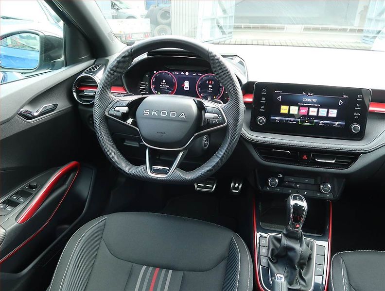 Škoda Fabia (2025) 1.0 TSI, MONTE CARLO, AUTOMAT - fotka 7 z 16
