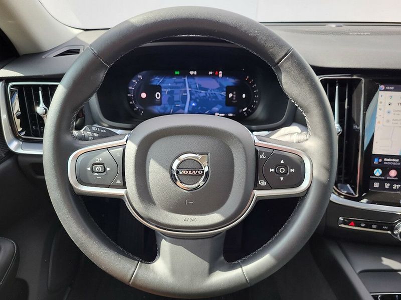 Volvo V60 CORE B4 FWD 145kW - fotka 12 z 32