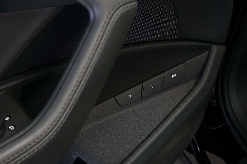 Audi e-tron 55 300kW Pano NightV HUD Tažné - fotka 22 z 50