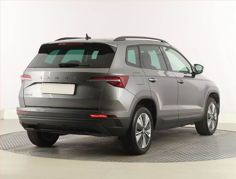 Škoda Karoq (2022) Ambition Plus 1.0 TSI - fotka 5 z 26