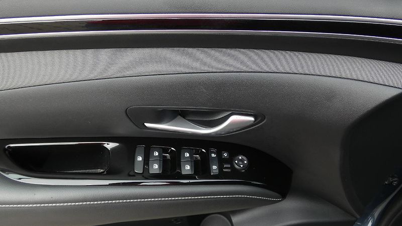 Hyundai Tucson 1.6 T-GDI HEV Style 4x4 Auto - fotka 9 z 23