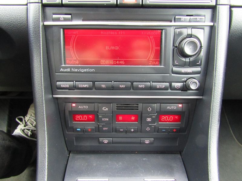 Audi A4 (2006) Avant 2.0 TDI 103kW AUTOMAT - fotka 30 z 33