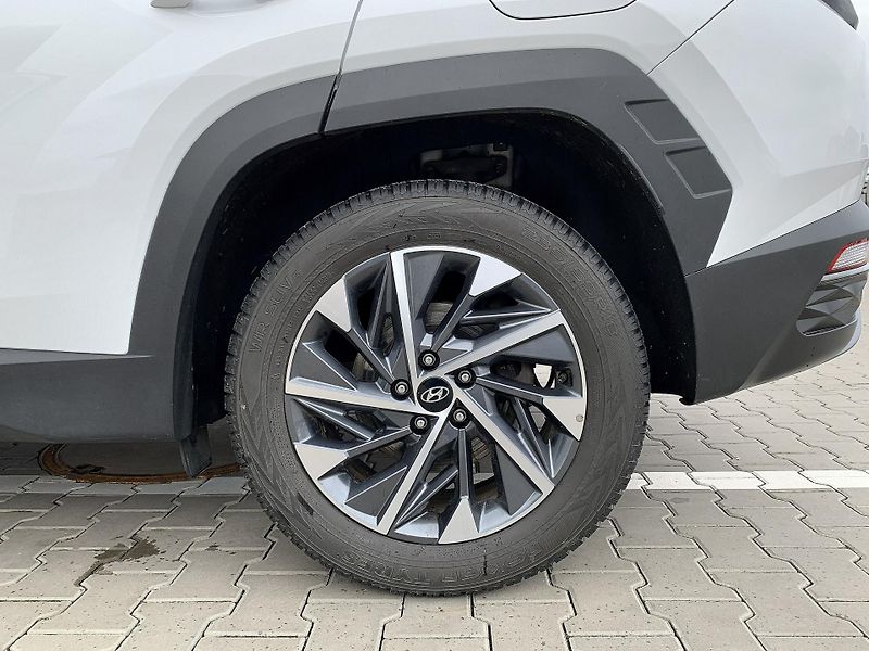 Hyundai Tucson SMART+ NAV 1.6 T-GDi MHEV DCT - fotka 15 z 22