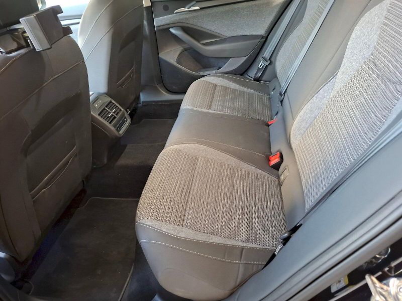 Škoda Superb (2025) COMBI SELECTION TD 110/2.0 A7F - fotka 37 z 41
