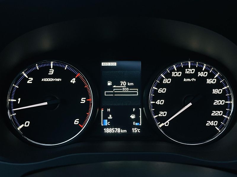 Mitsubishi Outlander 2.2D 4x4 7MÍST KAMERA SERVISKA - fotka 45 z 47