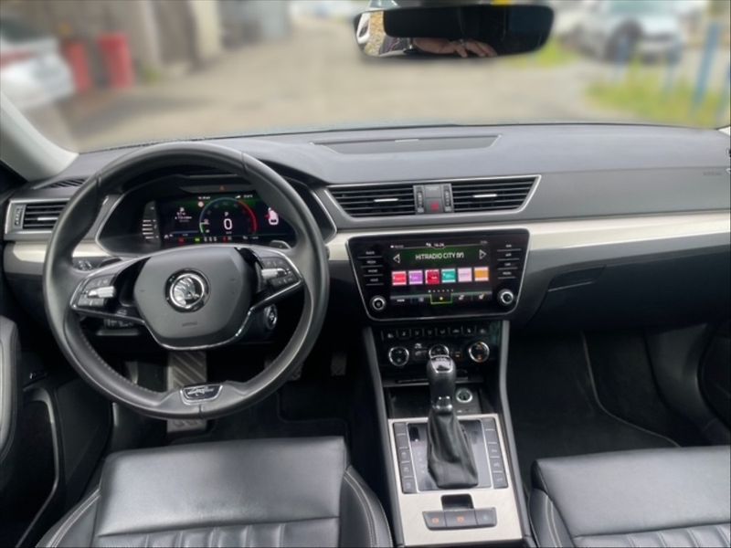 Škoda Superb 2,0 TDI 147 L&K Combi DSG - fotka 9 z 11