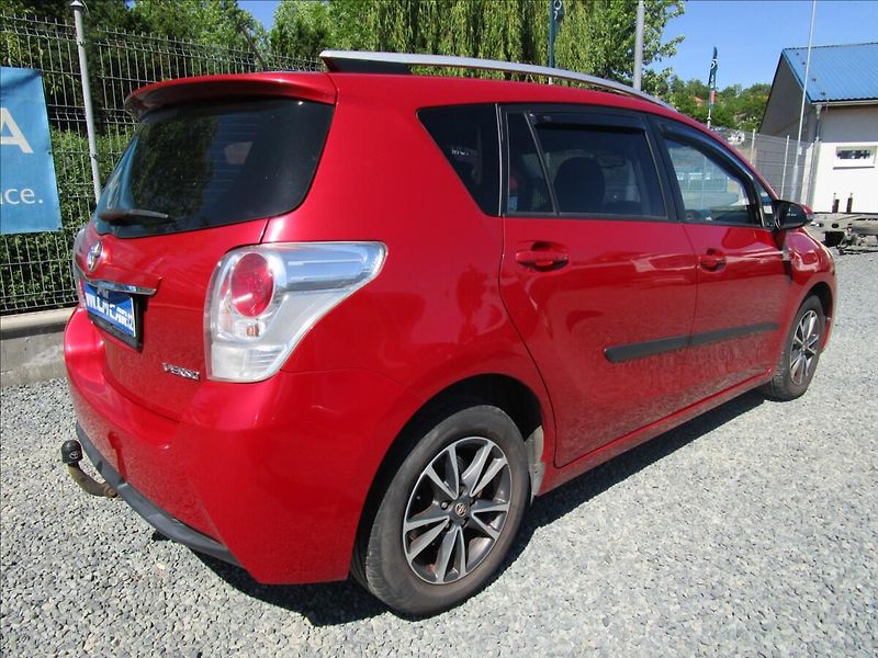 Toyota Verso 1.6 D-4D, aut. Klima, 1. maj. - fotka 4 z 41