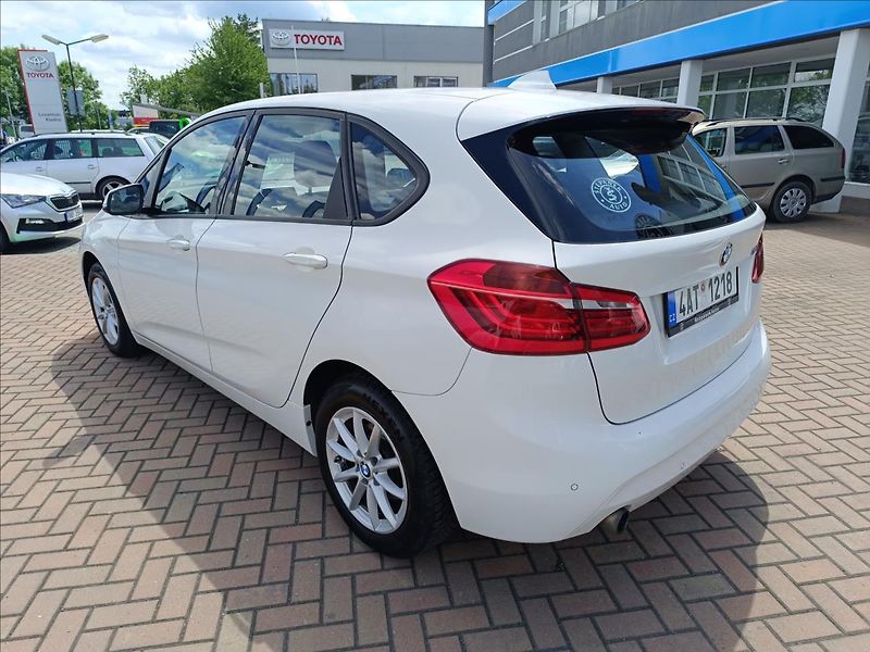 BMW Řada 2 1,5 218i Automat Active tourer - fotka 6 z 14