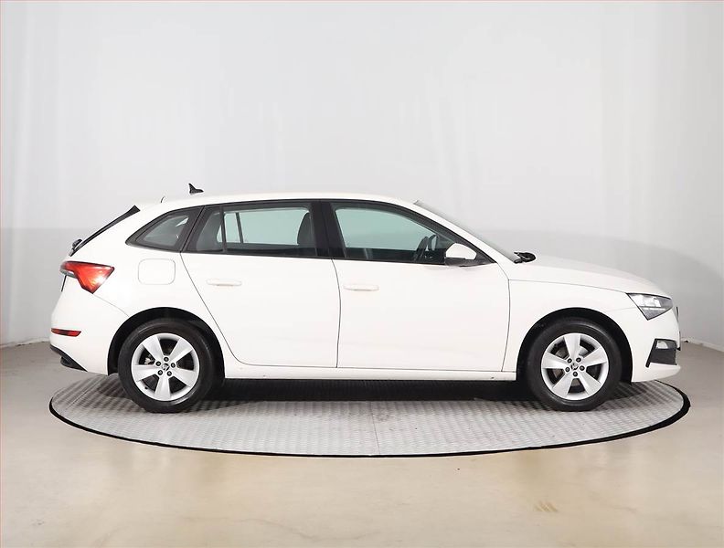 Škoda Scala (2022) Ambition 1.0 TSI, Serv.kniha - fotka 6 z 20