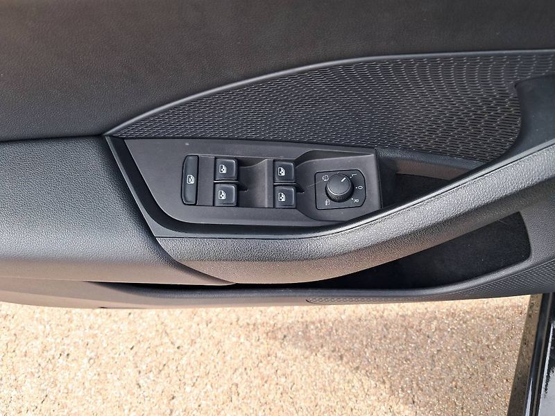 Škoda Octavia (2022) COMBI IV STYLE PLUS 2.0 TDI / - fotka 18 z 29