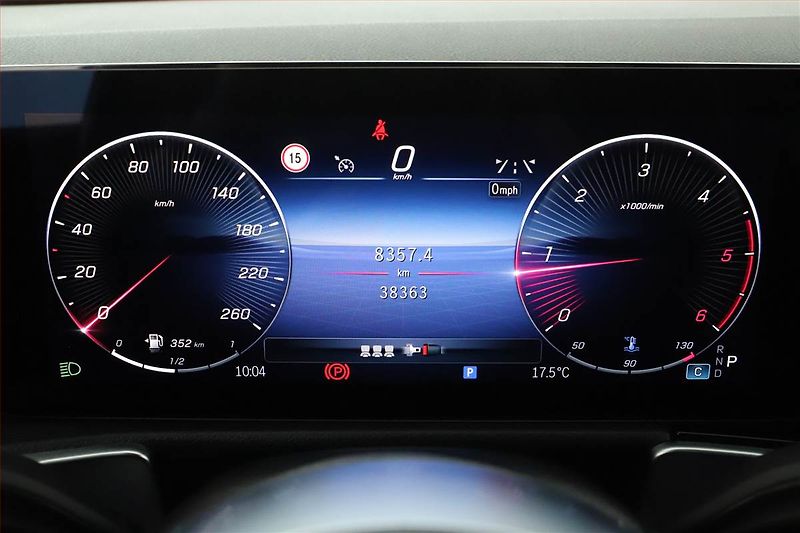 Mercedes-Benz GLB (2024) 200 d 4MATIC - fotka 9 z 20