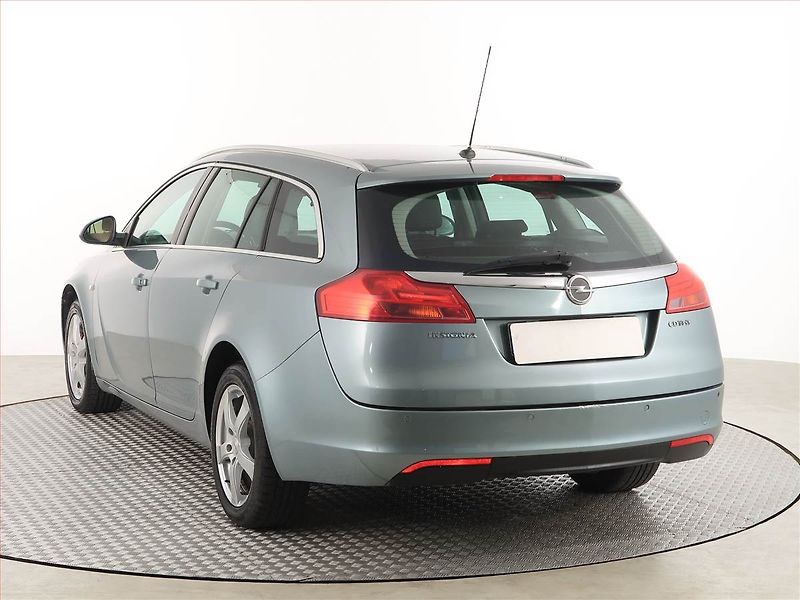Opel Insignia (2012) 2.0 CDTI, 4X4, Automat - fotka 4 z 17
