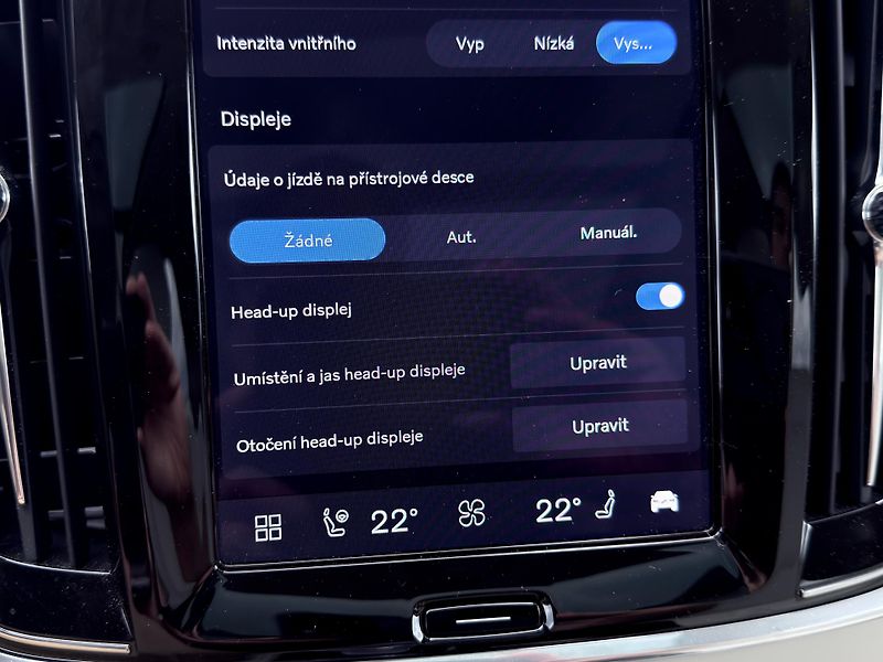 Volvo V90 T8 AWD ULTRA *VZDUCH* + kola - fotka 57 z 60