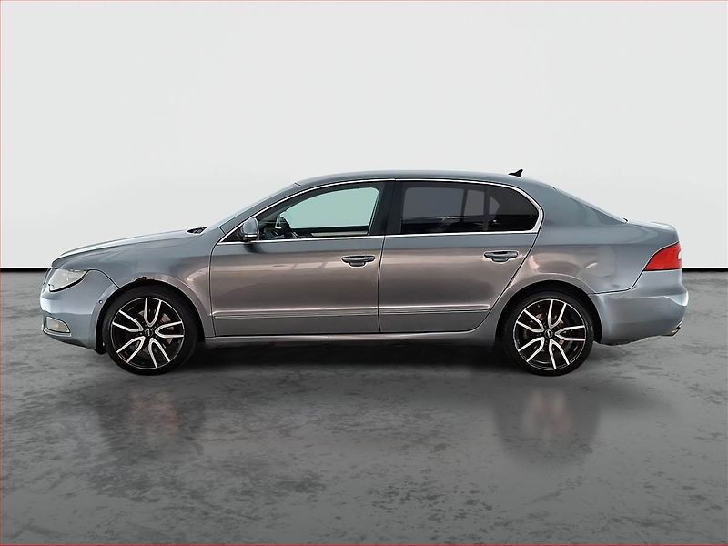 Škoda Superb (2012) 2.0 TDI, Automat, Tažné - fotka 3 z 19