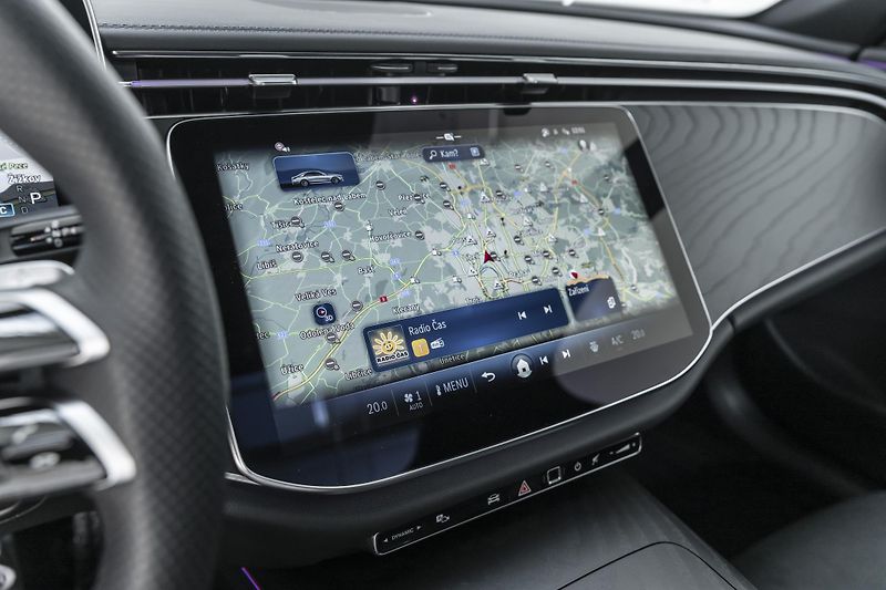 Mercedes-Benz Třídy E 220d 4M*AMG*záruka - fotka 28 z 34