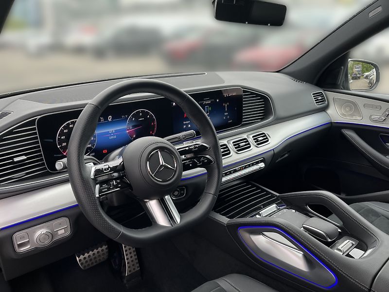 Mercedes-Benz GLE 300d 4MATIC AMG Line Airmatic - fotka 10 z 21