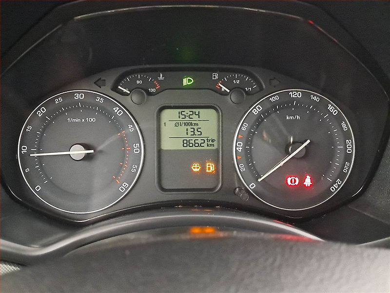 Škoda Octavia (2007) 2.0 TDI, Serv.kniha, nová STK - fotka 11 z 15