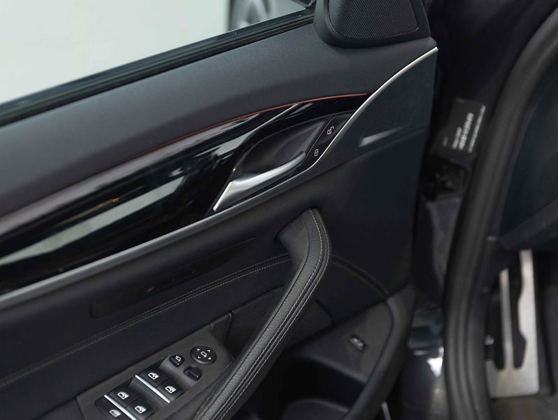 BMW Řada 5 540d xDrive - fotka 15 z 20
