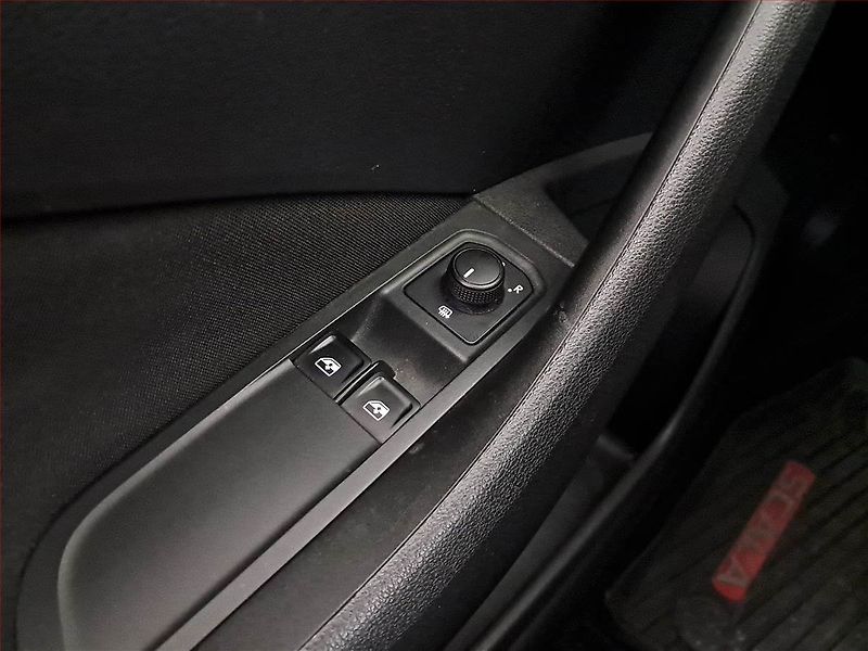 Škoda Scala (2020) 1.0 TSI, ČR,1.maj, Tempomat - fotka 16 z 16