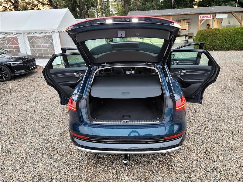 Audi e-tron 0,0 55,95KWH,4x4,SOH 90,6% - fotka 40 z 50