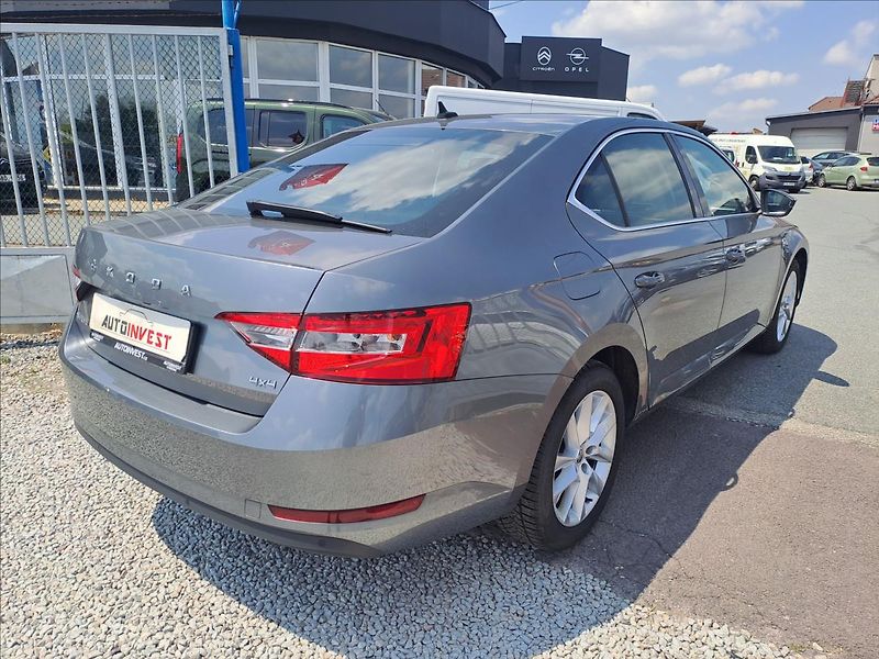 Škoda Superb 2,0 TDI DSG 4x4 1.MAJITEL - fotka 3 z 21