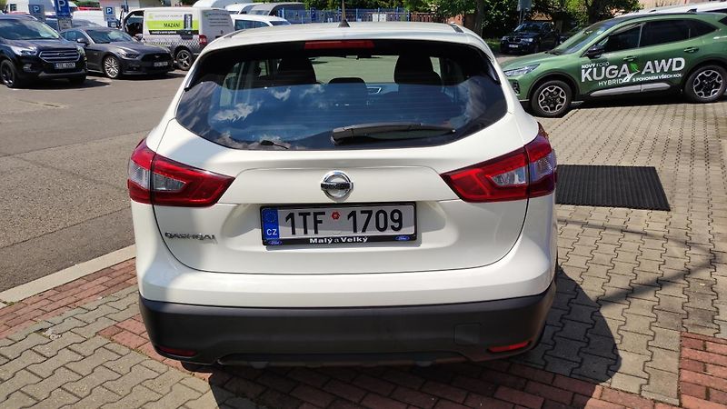Nissan Qashqai (2017) 1.2 DIG-T, 1.maj,ČR, - fotka 6 z 20