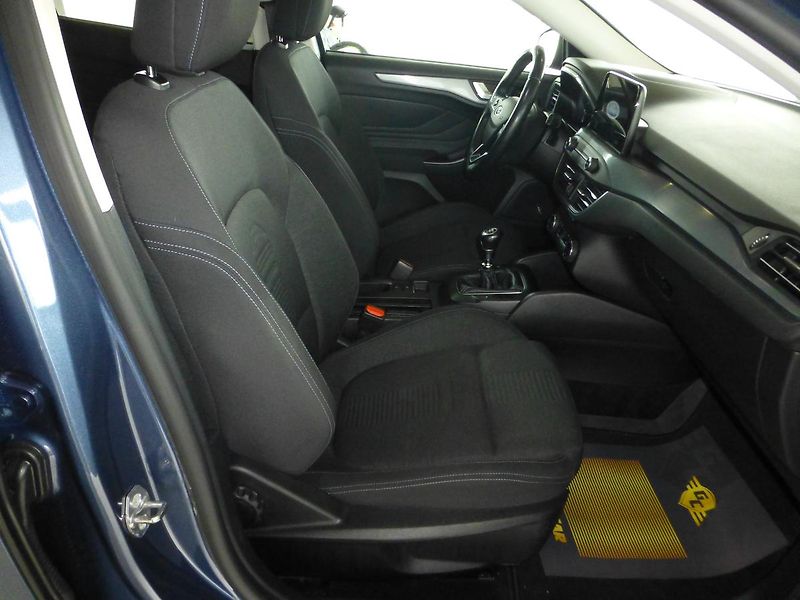 Ford Focus (2020) 2,0TDCI**VYHŘ VOLANT+SED**NAVI - fotka 20 z 27