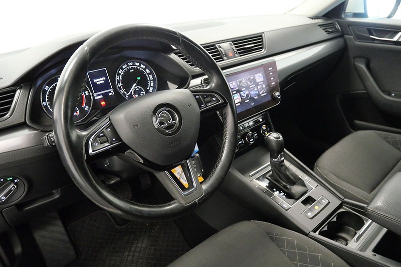 Škoda Superb - fotka 14 z 24