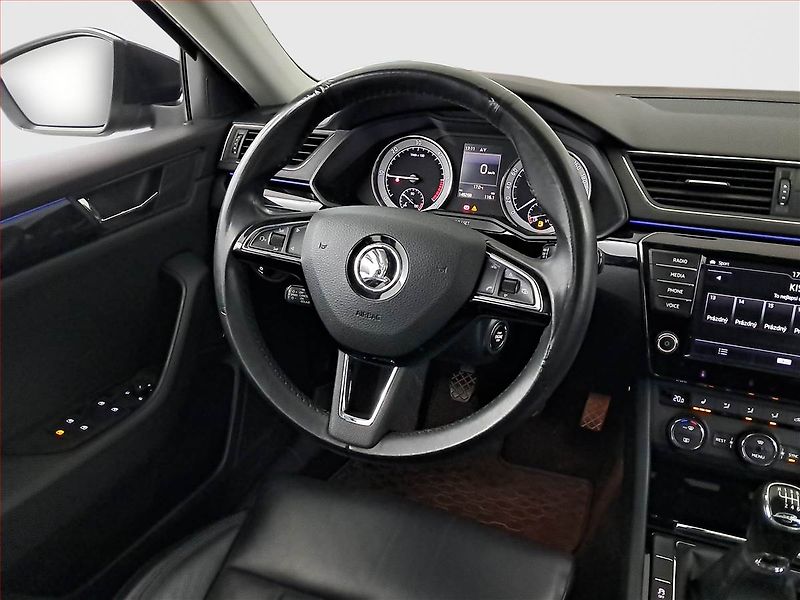 Škoda Superb (2017) Laurin&Klement 2.0 TDI, Kůže - fotka 7 z 19