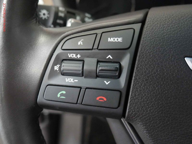 Hyundai Genesis (2017) 3.8 GDI V6 4x4, ČR, Bixen - fotka 15 z 32