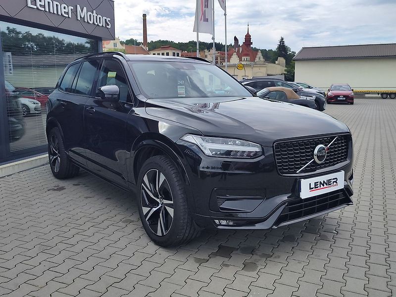Volvo XC90 B5 2.0/173kW R-Design AT 4x4 - fotka 3 z 39