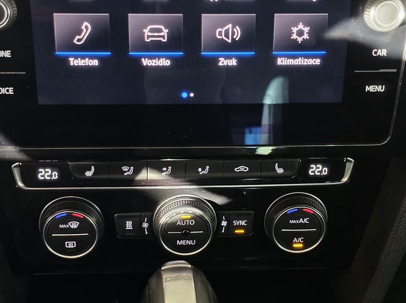 Volkswagen Passat (2019) R-Line 4M  - fotka 22 z 23