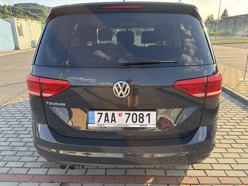 Volkswagen Touran (2018) 2.0 TDi Highline - fotka 6 z 16