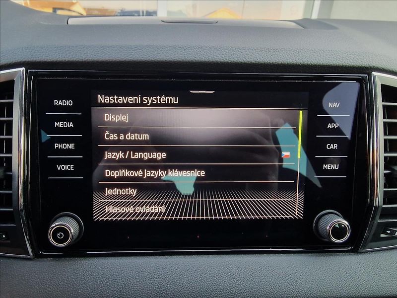 Škoda Karoq 2.0TDI Ambition,ČR,1.Majitel - fotka 32 z 50