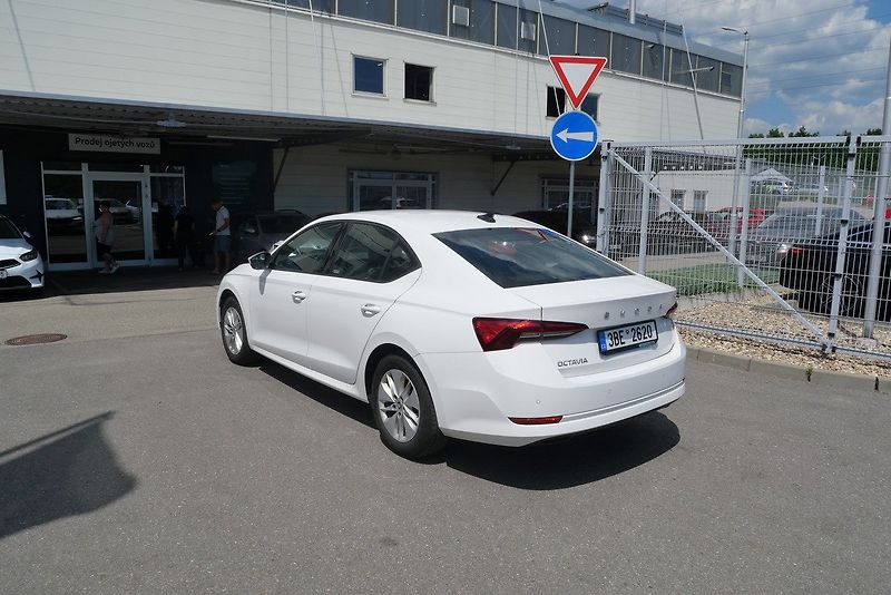 Škoda Octavia - fotka 4 z 6