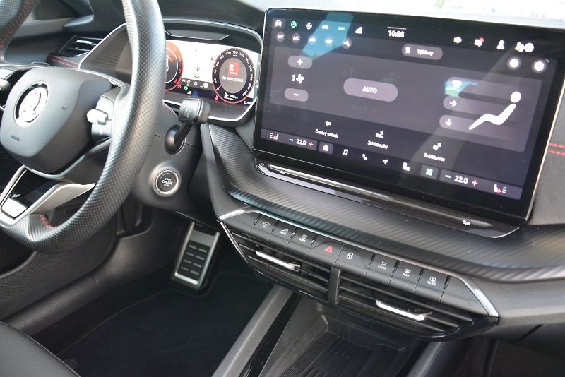 Škoda Octavia (2024) Combi 2.0 TSI 195 kW RS DSG 7 - fotka 21 z 27
